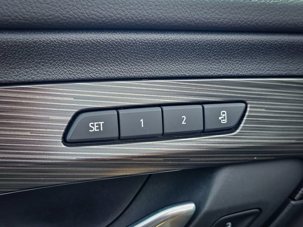 Used 2022 GMC Terrain SLT w/ Infotainment Package II AWD/4WD image 10