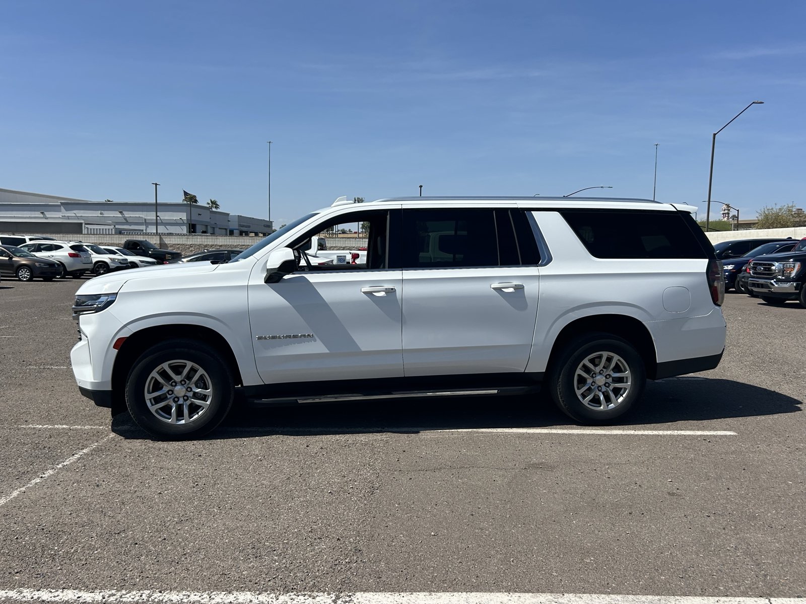 Certified 2023 Chevrolet Suburban LT AWD/4WD image 2