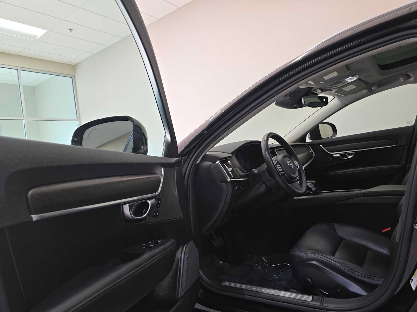Used 2019 Volvo V90 T5 Cross Country AWD/4WD image 23