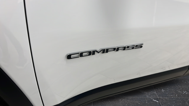 Used 2025 Jeep Compass Limited AWD/4WD image 36