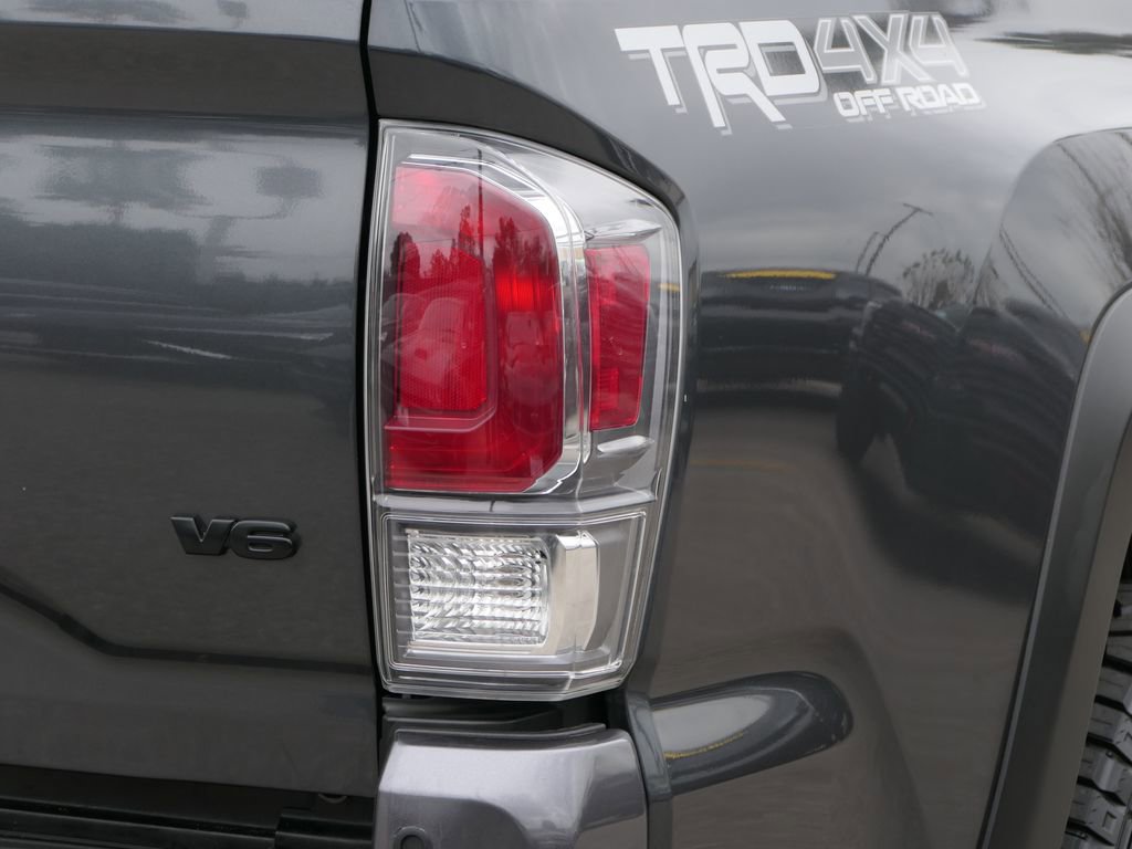 Used 2021 Toyota Tacoma TRD Off-Road w/ Technology Package image 5