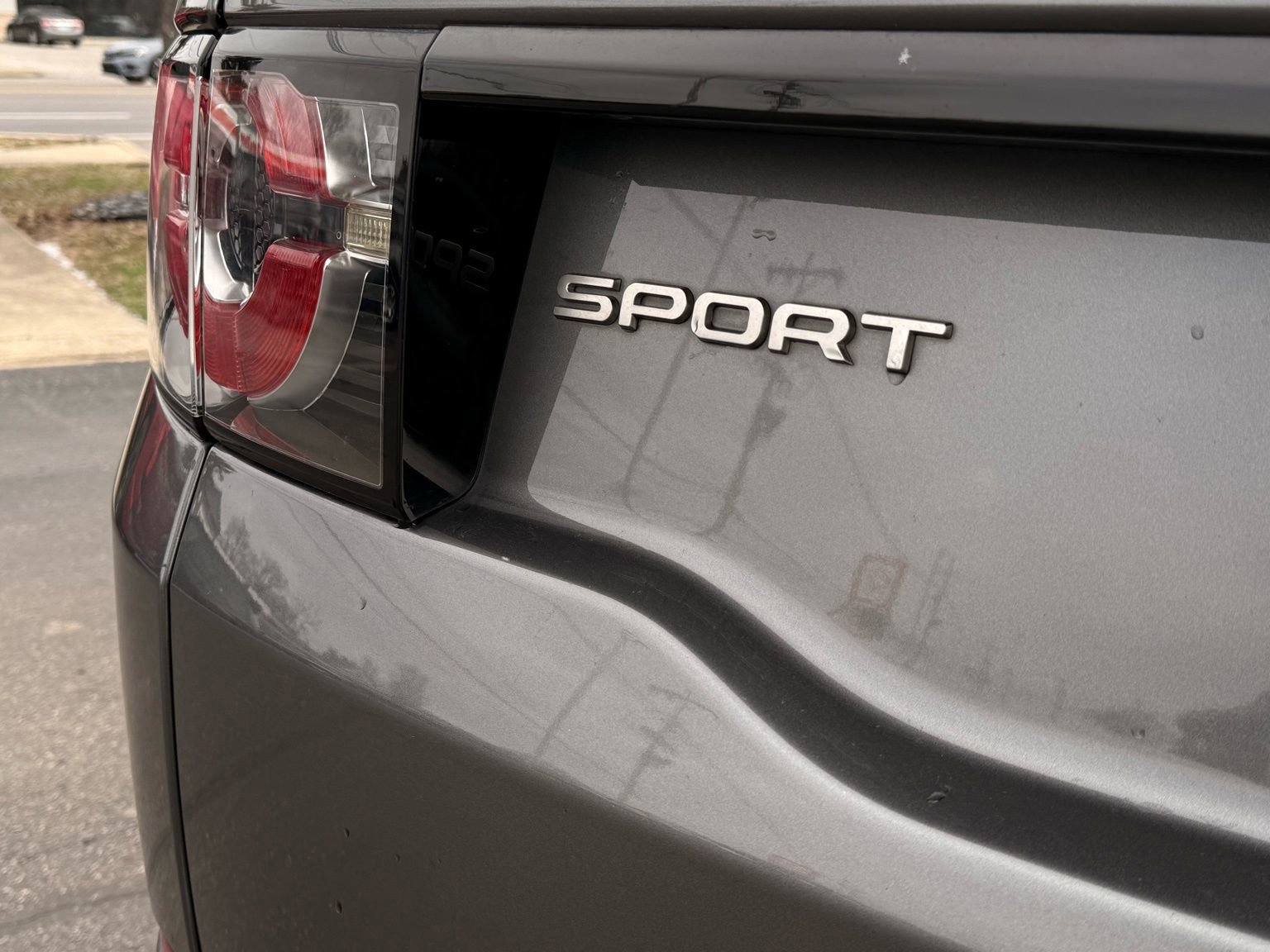 Used 2016 Land Rover Discovery Sport SE AWD/4WD image 10