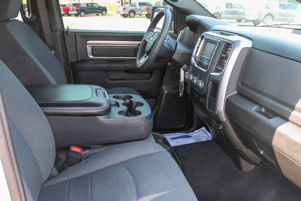 Used 2024 RAM 1500 Warlock AWD/4WD image 9