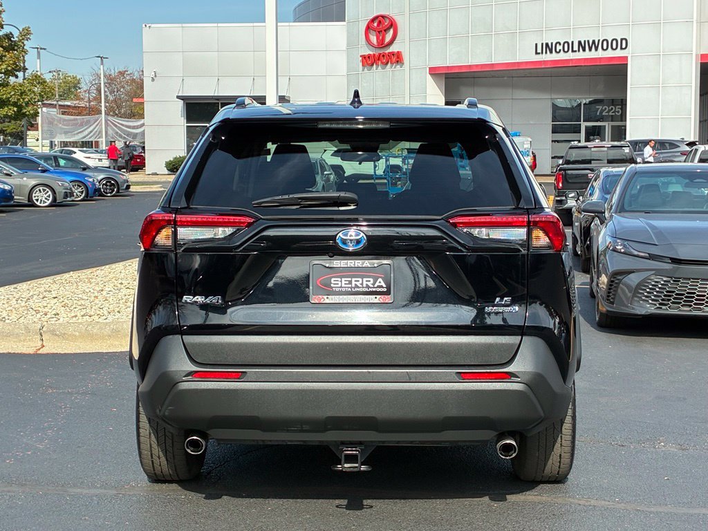 Used 2023 Toyota RAV4 LE AWD/4WD image 6