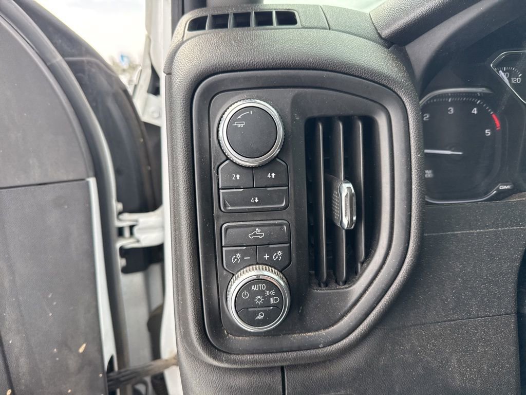 Used 2023 GMC Sierra 2500 Pro w/ Gooseneck/5TH Wheel Package image 11