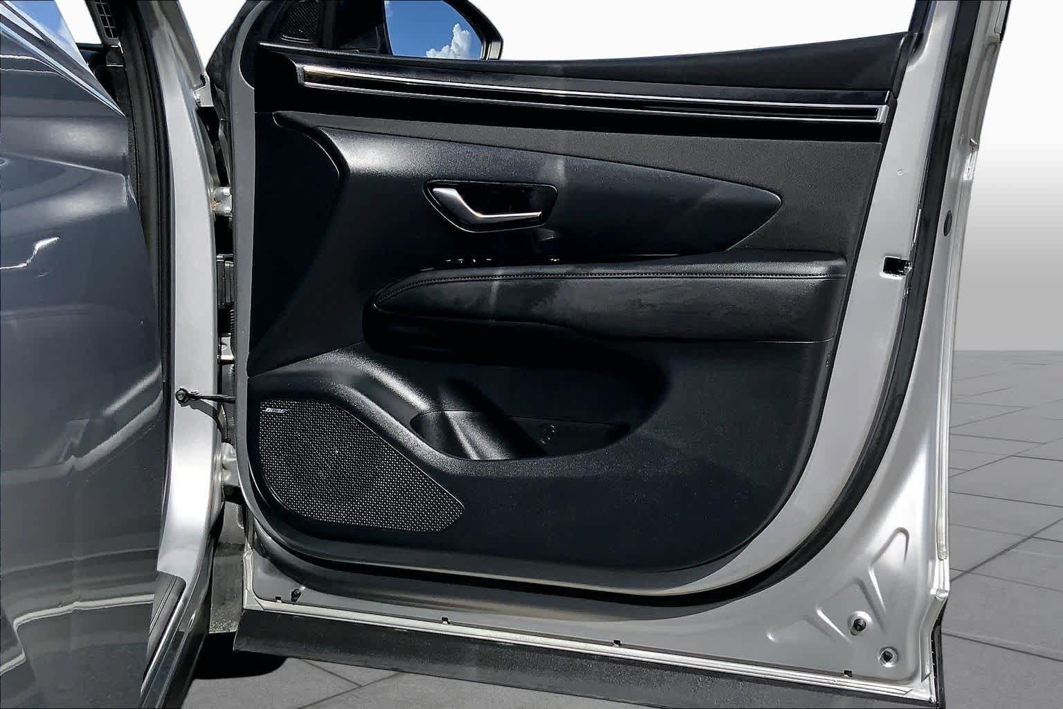 Certified 2022 Hyundai Tucson Limited FWD image 22