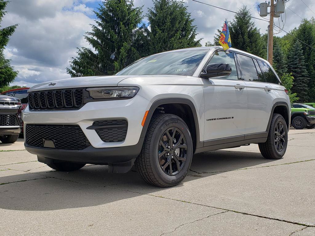 New 2025 Jeep Grand Cherokee 4WD image 7