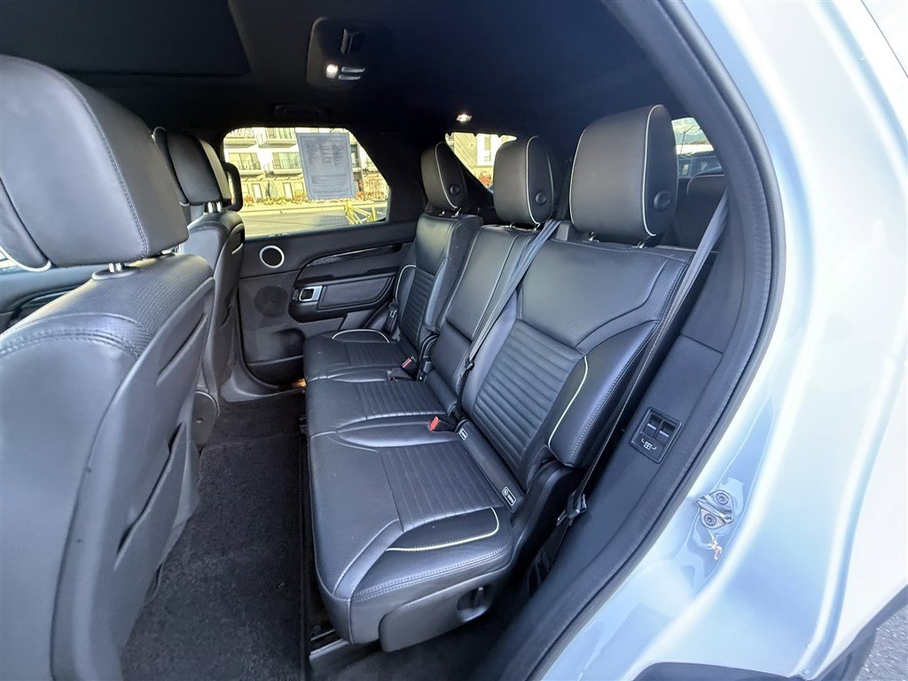 Used 2020 Land Rover Discovery HSE Luxury image 23