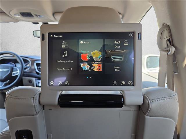 Used 2017 Chrysler Pacifica Touring-L Plus image 22