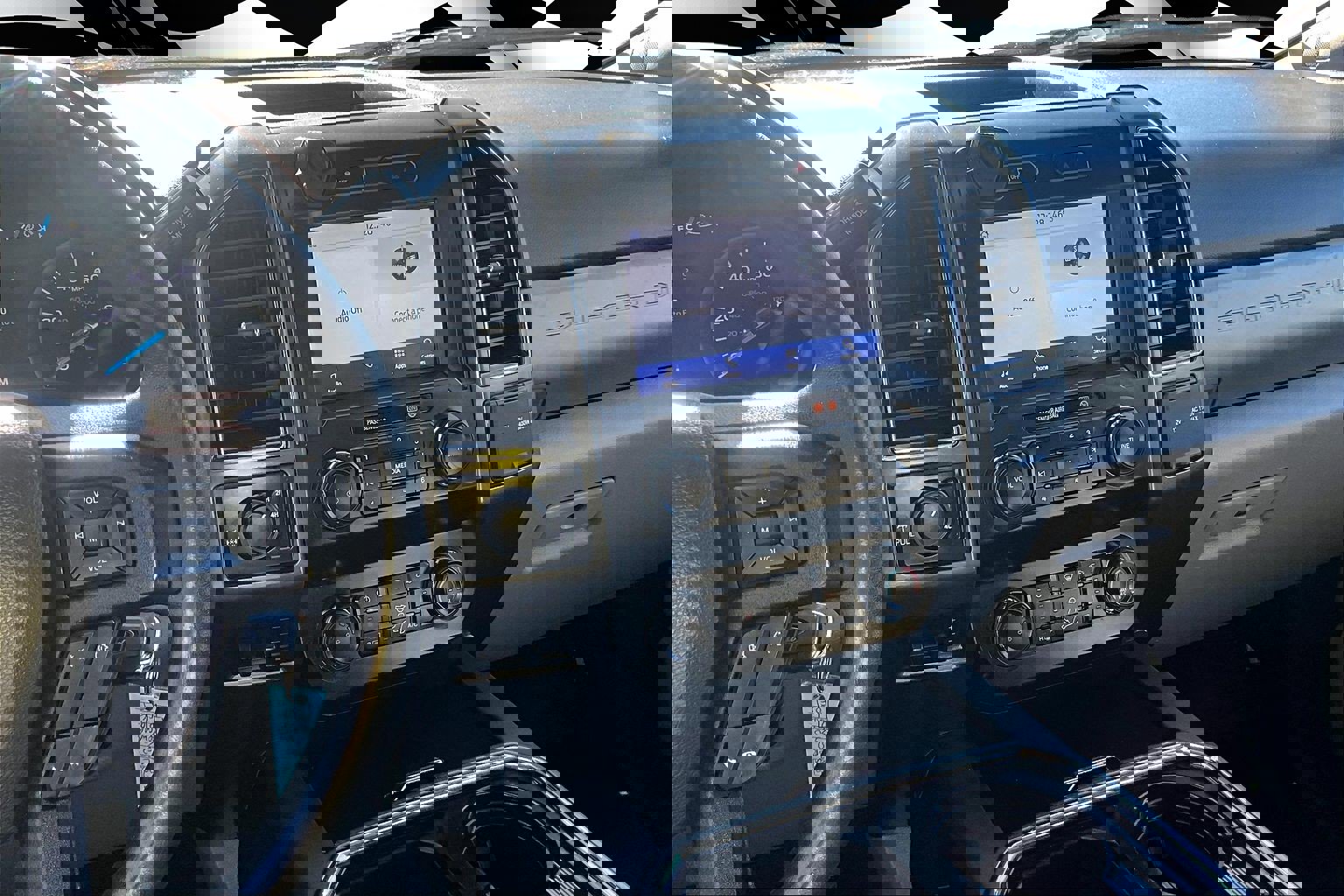 Used 2022 Ford F350 XLT w/ XLT Premium Package image 4