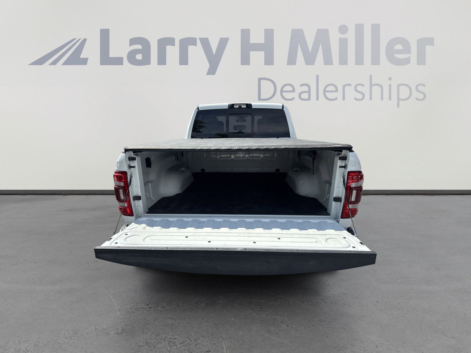 Certified 2024 RAM 3500 Laramie image 32