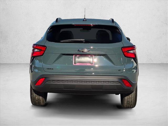 New 2026 Chevrolet Trax LT w/ Midnight Edition FWD image 8