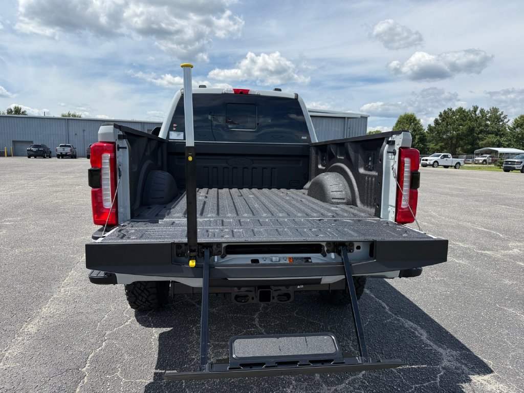 New 2026 Ford F350 Lariat w/ Tremor Off-Road Package AWD/4WD image 17