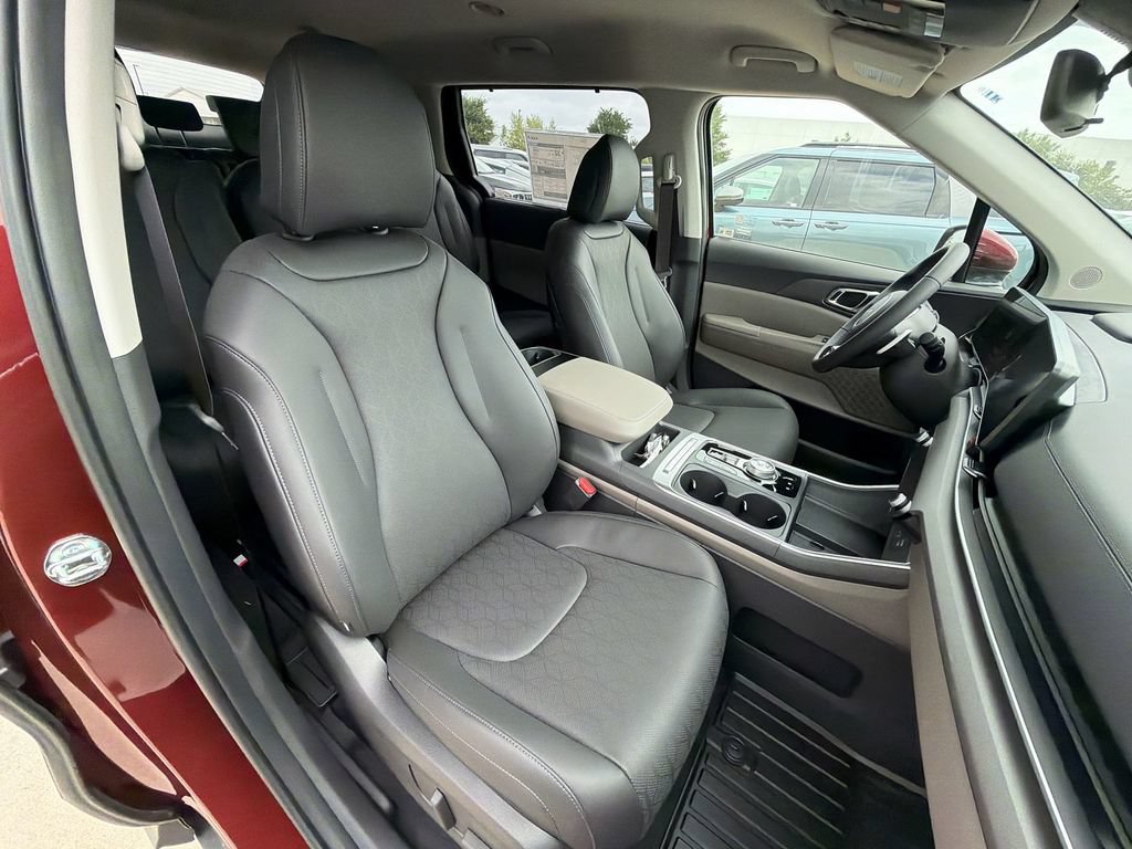 New 2026 Kia Carnival EX FWD image 27