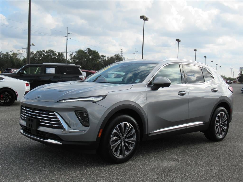 Used 2025 Buick Envision Preferred AWD/4WD image 3