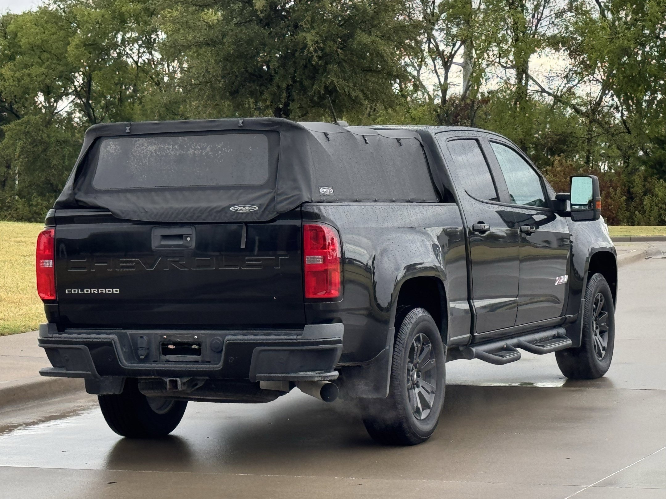 Used 2022 Chevrolet Colorado Z71 w/ Z71 Midnight Edition AWD/4WD image 4