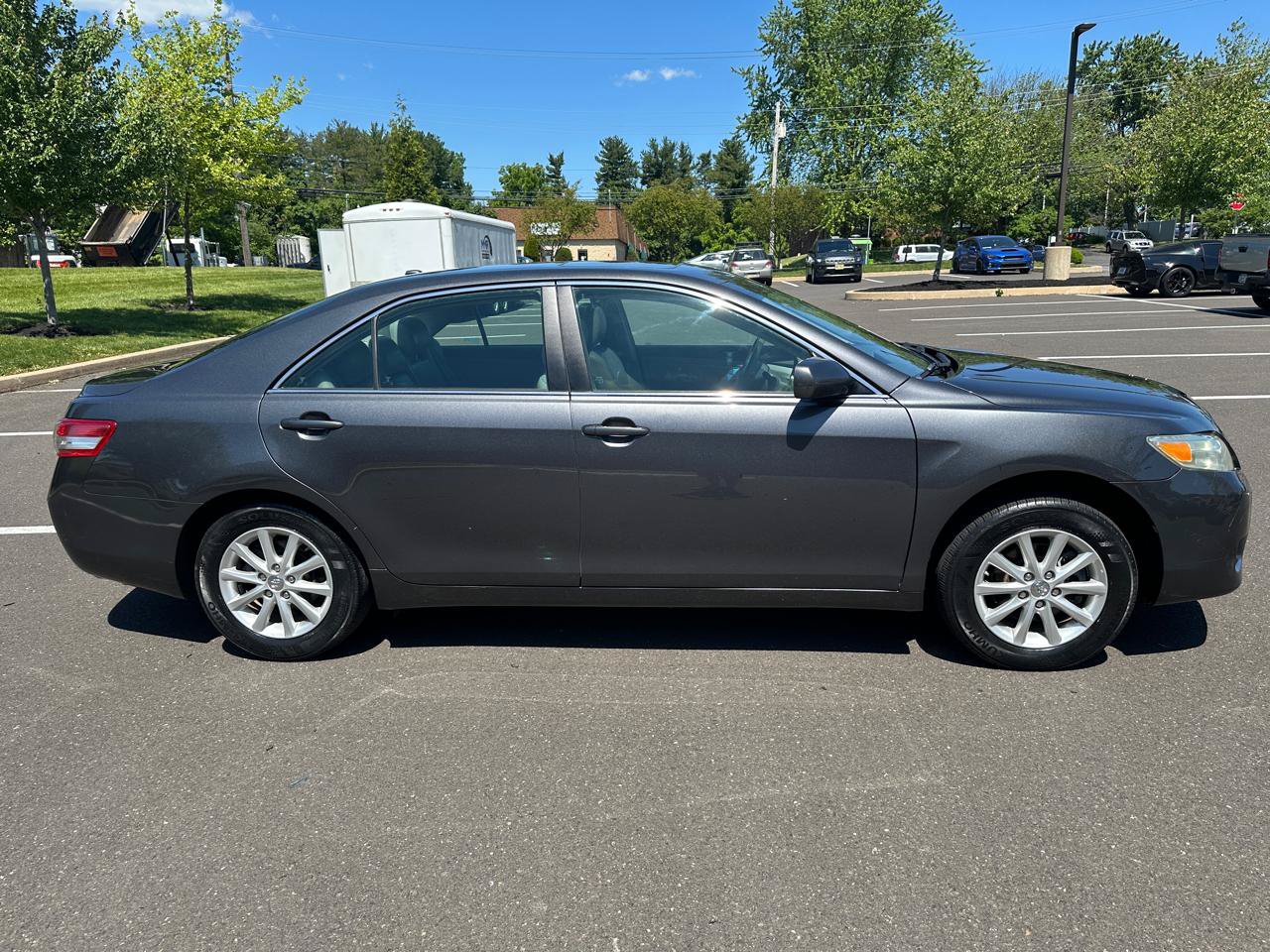 Used 2010 Toyota Camry XLE FWD image 4