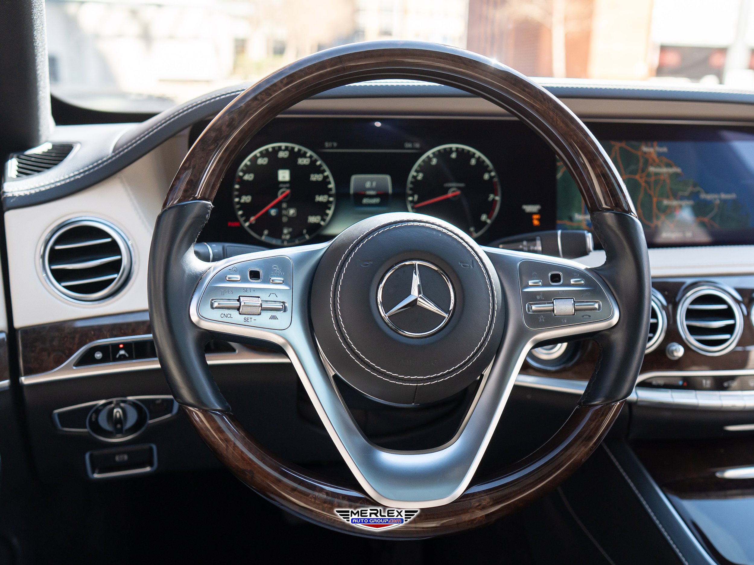 Used 2019 Mercedes-Benz S 560 Sedan w/ Premium Package image 24