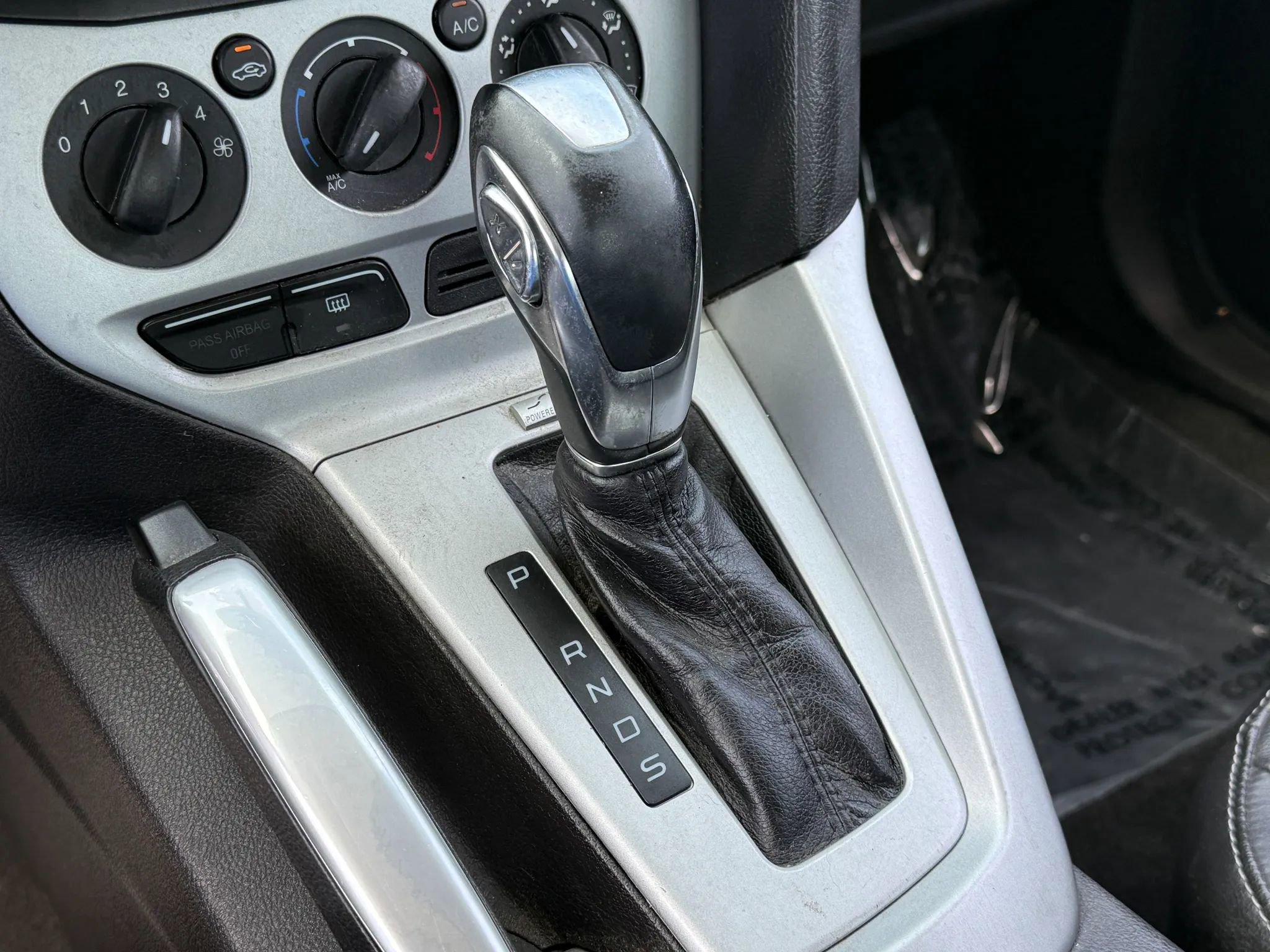 Used 2013 Ford Focus SE FWD image 26