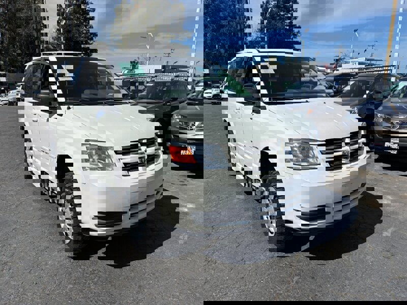 Used 2010 Dodge Grand Caravan SE w/ Climate Group image 3