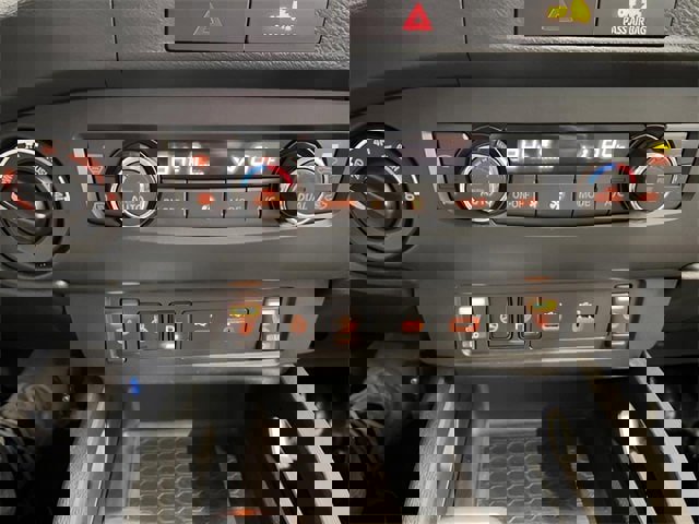 Used 2022 Nissan Frontier SV image 26