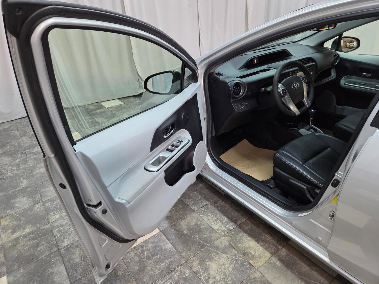 Used 2012 Toyota Prius C Four image 9