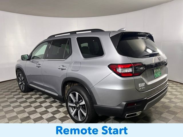 Certified 2025 Honda Pilot Touring image 15