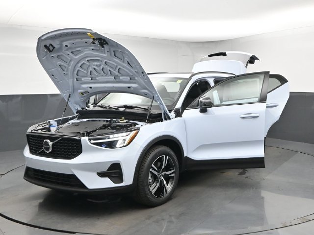 New 2026 Volvo XC40 B4 Core w/ Protection Package Premier FWD image 48