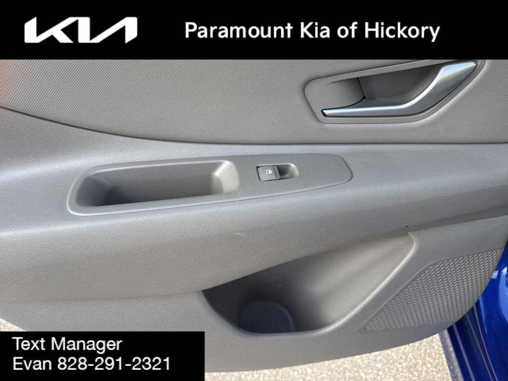 Used 2023 Hyundai Elantra SEL w/ Convenience Package image 12