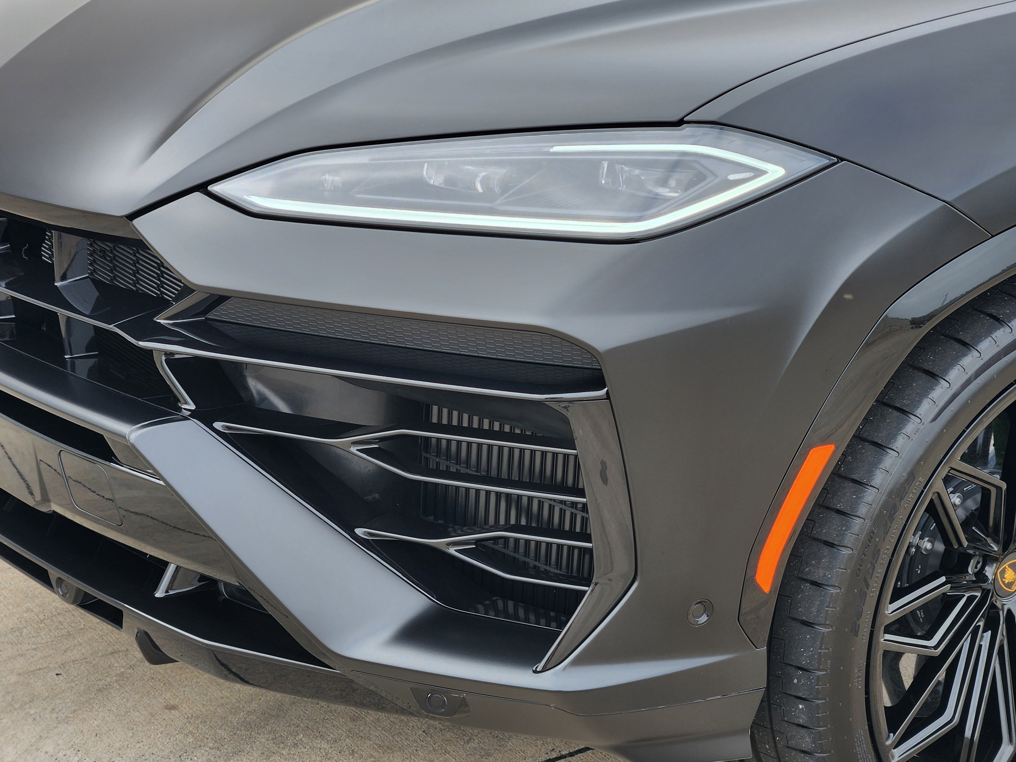 Used 2025 Lamborghini Urus SE image 7