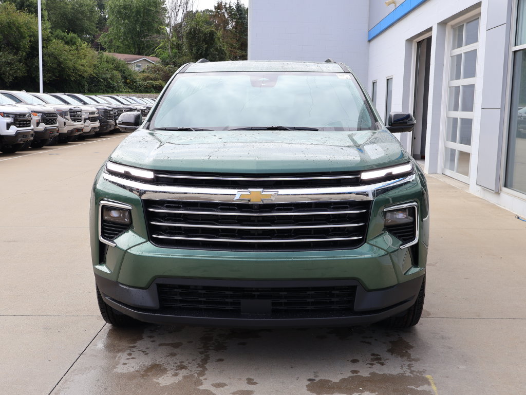 New 2027 Chevrolet Traverse LT w/ Driver Confidence Package FWD image 5