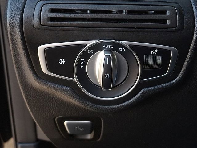 Used 2022 Mercedes-Benz GLC 300 image 27