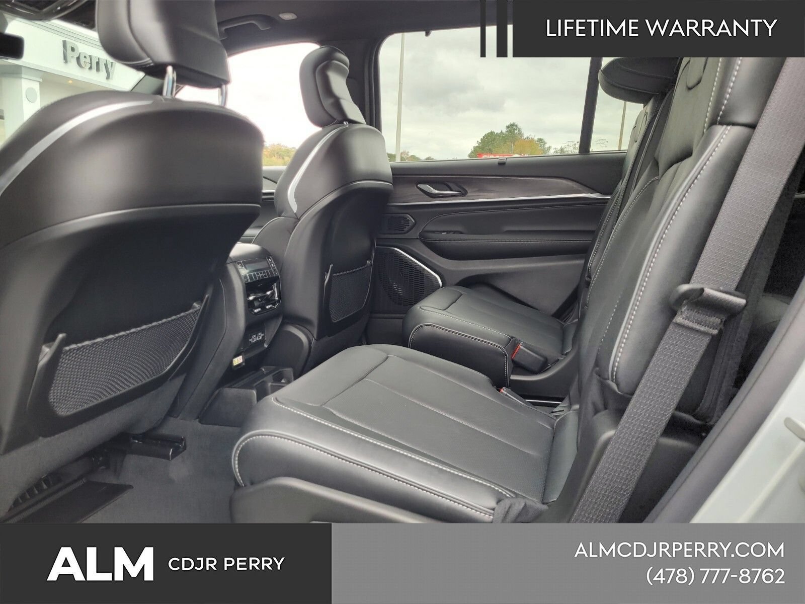 New 2025 Jeep Grand Cherokee L Overland w/ Luxury Tech Group IV AWD/4WD image 9