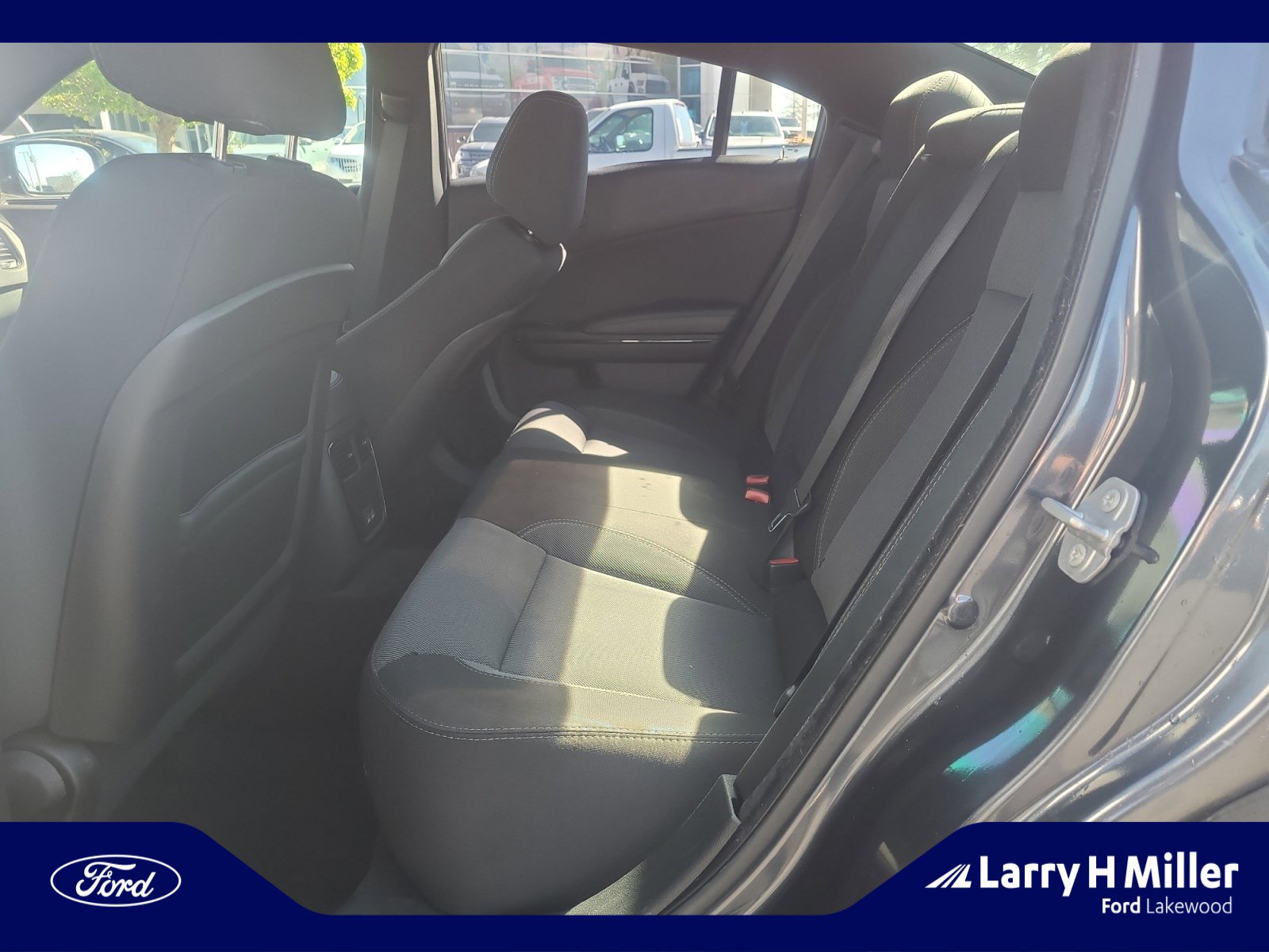 Used 2017 Dodge Charger SE w/ Blacktop Package image 17