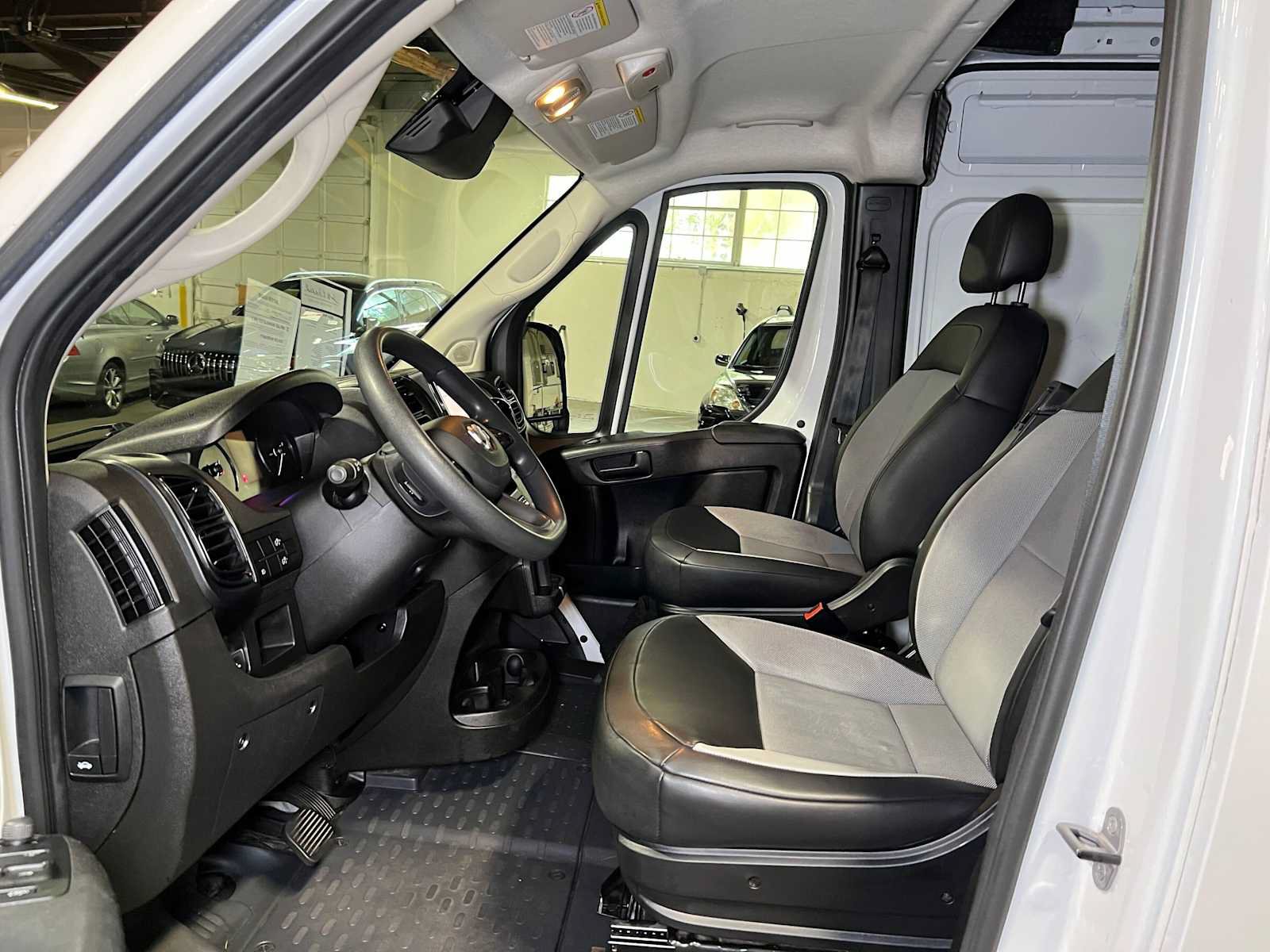 Used 2024 RAM ProMaster 2500 w/ Convenience Group FWD image 20