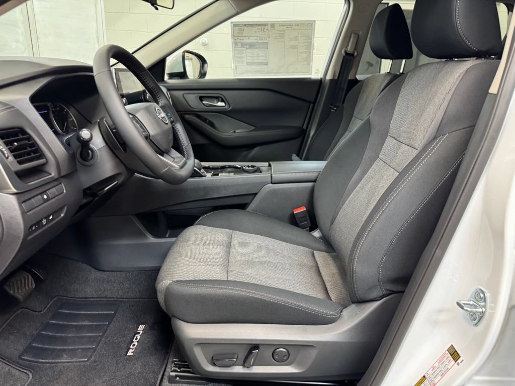New 2026 Nissan Rogue SV w/ Cold Weather Package AWD/4WD image 11