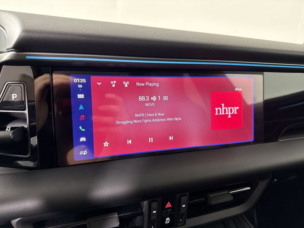 Certified 2025 Porsche Macan 4 Electric image 29