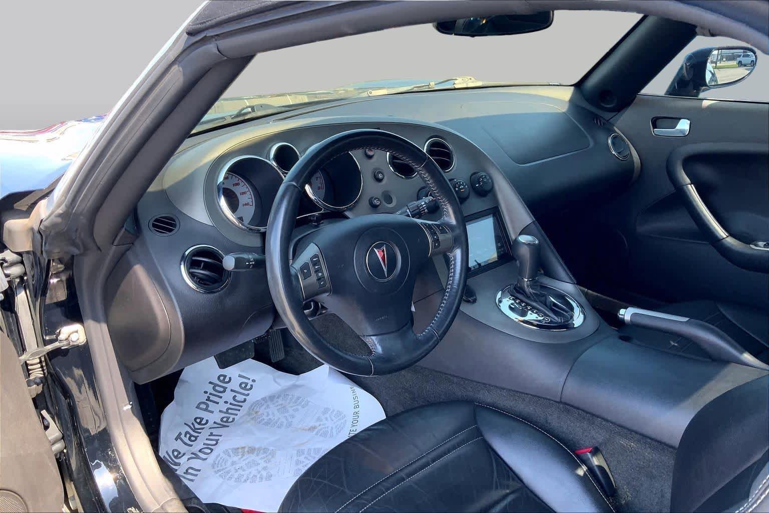 Used 2007 Pontiac Solstice Convertible w/ Premium Package RWD image 15