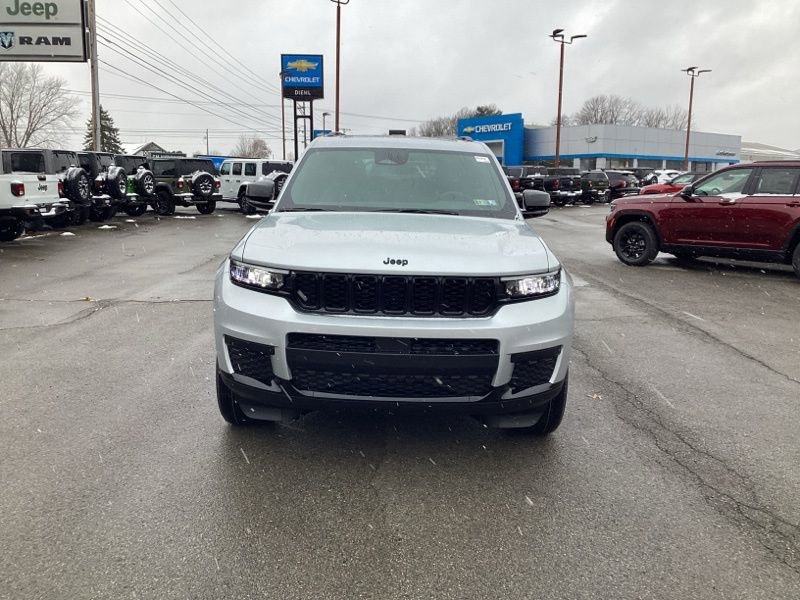 New 2025 Jeep Grand Cherokee L Altitude image 2