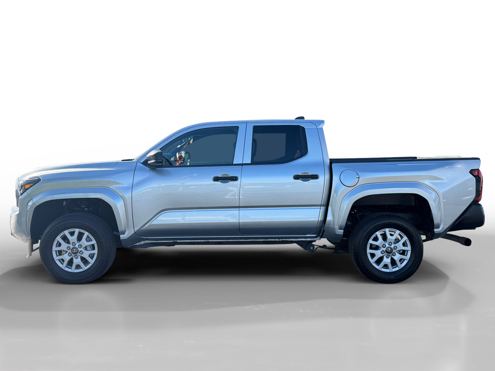 Used 2025 Toyota Tacoma SR image 2