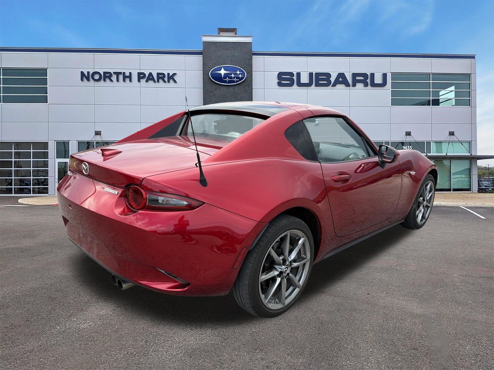 Used 2021 MAZDA MX-5 Miata RF Grand Touring RWD image 4