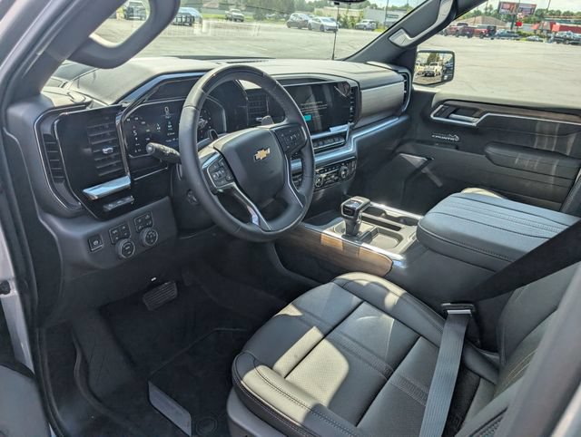 New 2026 Chevrolet Silverado 1500 High Country AWD/4WD image 14