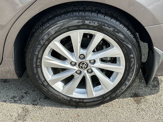 Used 2022 Toyota Camry LE AWD/4WD image 5