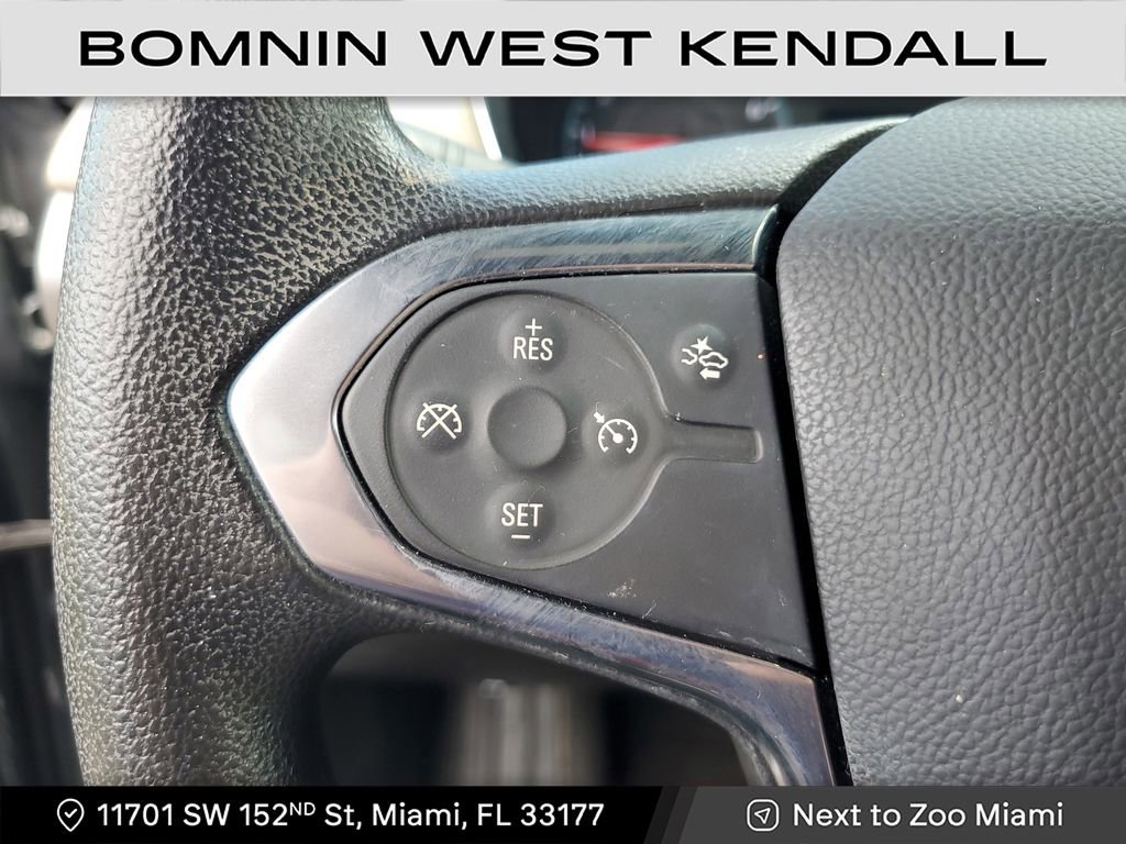 Used 2023 Chevrolet Traverse LS image 29