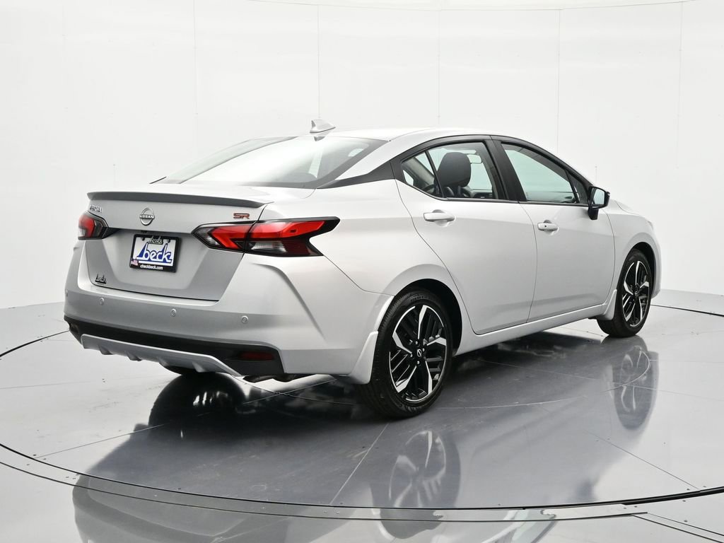 New 2025 Nissan Versa SR w/ Trunk Package FWD image 5