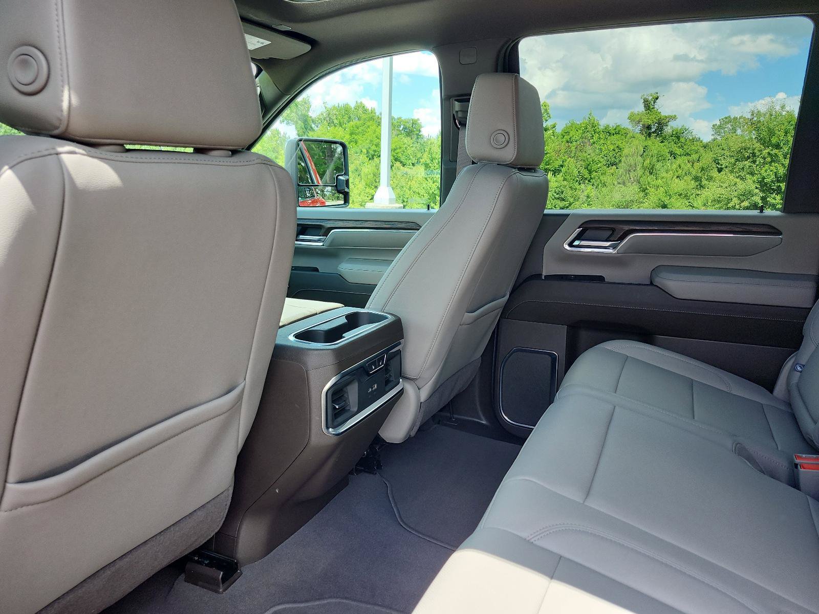 Used 2024 GMC Sierra 3500 SLT AWD/4WD image 16