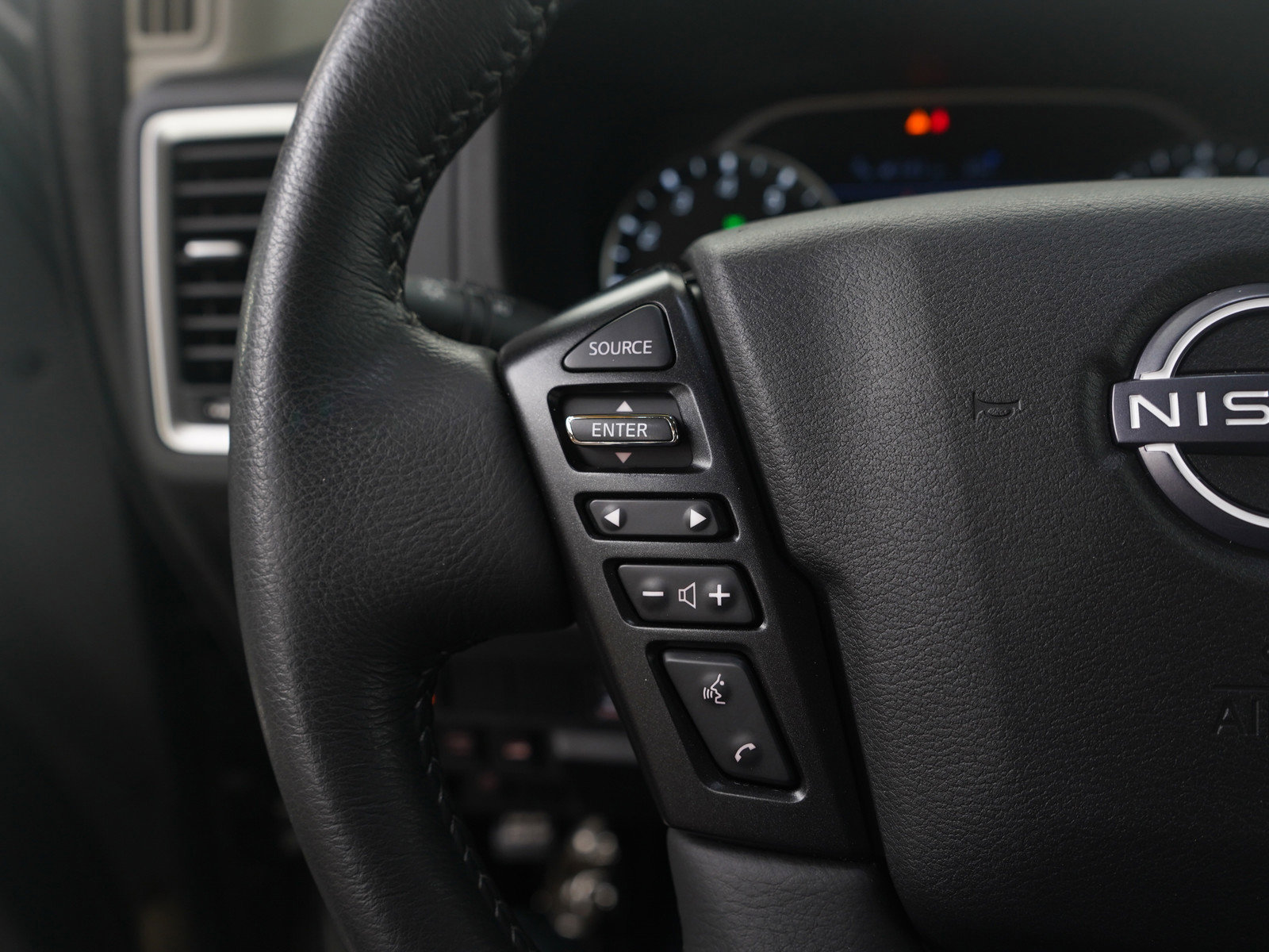 Used 2023 Nissan Frontier SV w/ SV Convenience Package image 19