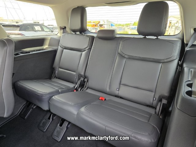New 2026 Ford Expedition Active RWD image 8