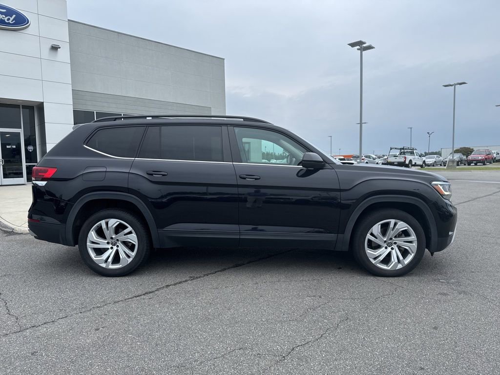 Used 2021 Volkswagen Atlas SE image 2