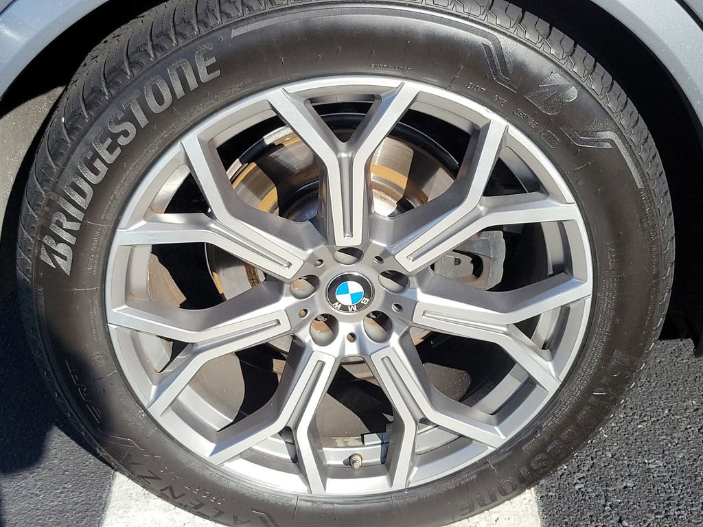 Used 2023 BMW X7 xDrive40i w/ Premium Package image 7